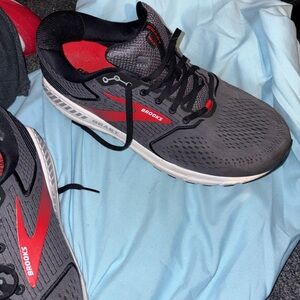 Brooks Men's Black and Red Athletic Shoes